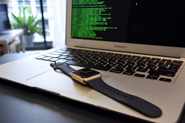 Je Mašinka Tomáš Mega Bloks bezpečná hračka?